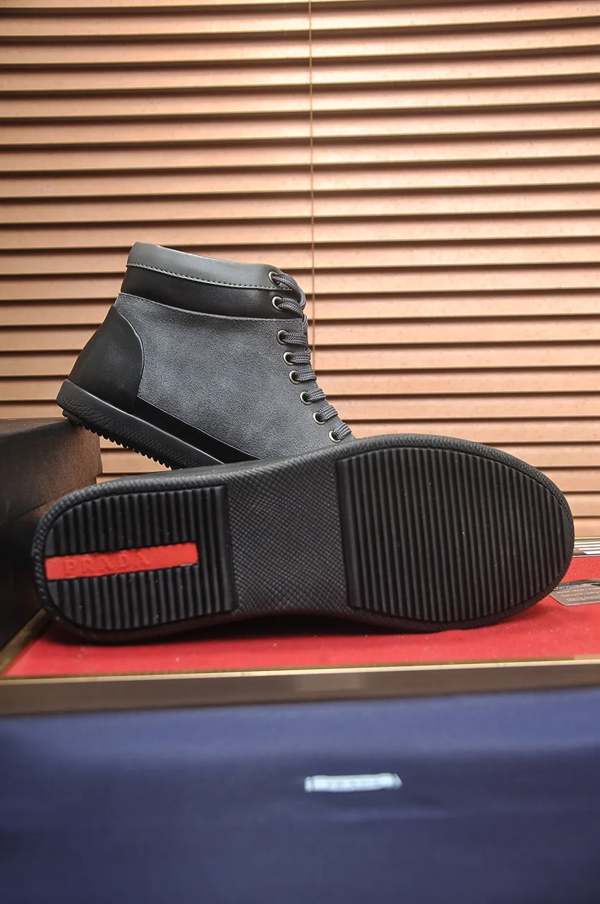 Men's shoes💰480💶【Prada】Trendy brand💞Mainly promote popular models, avant-garde and versatile fashionable men's shoes private version molding, 1:1 replica with glue splicing... Stylish and simple, original imported cowhide foot pads; the atmosphere and personality are more fashionable, eye-catching and pursuing class. It will subvert the old idea and be a must-have for fashionistas who want to spend time with you! Must keep it! High and comfortable but low, high-end quality workmanship. Code number: 38-45 (45 customized)